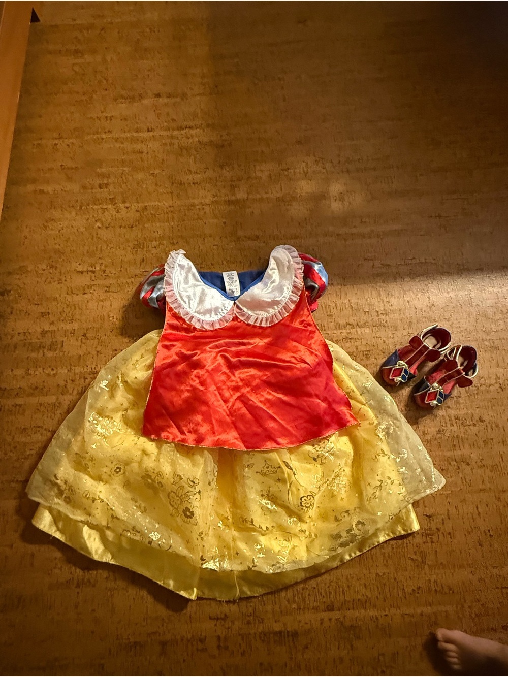 Disney Snow White Princess Dress with Shoes - Picture 3 of 4
